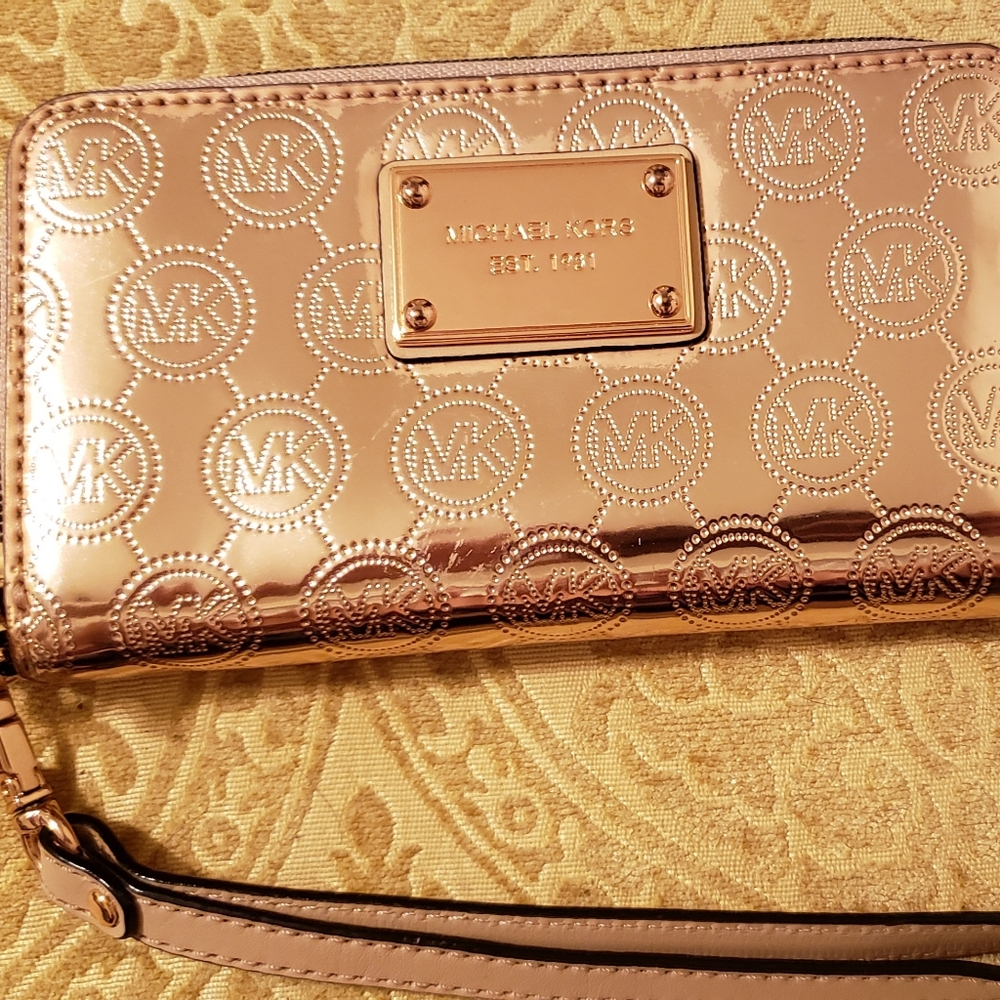 Micheal Kors wallet, Rose Gold metallic